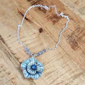 LOFT Beautiful blue flower pendent necklace. NWOT